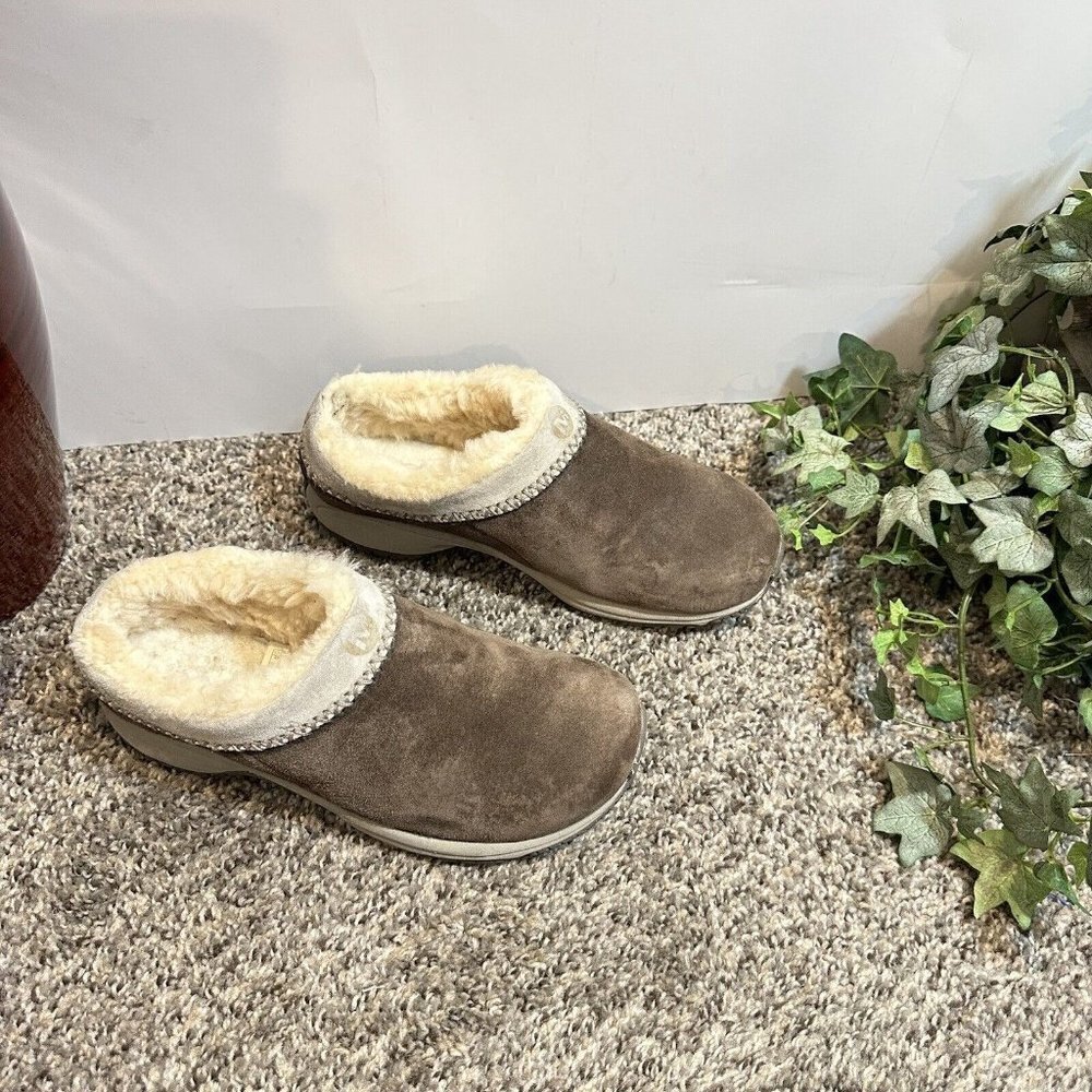 Merrell Encore Chill Slip On Mules Clogs Shoes Suede Women’s 6 Stitch Brown
